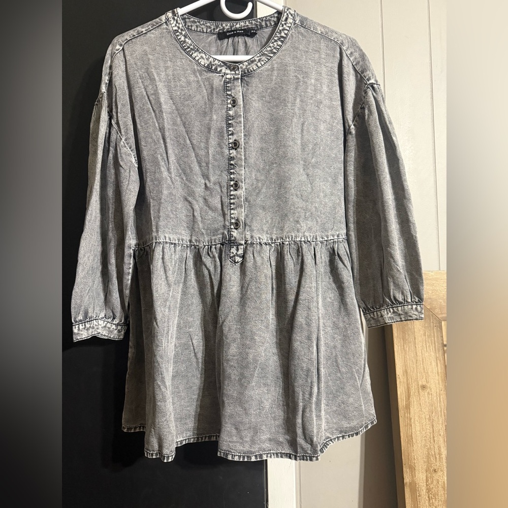 Doe & Rae Gray Casual Dress with Bishop Sleeves and Peter Pan Collar